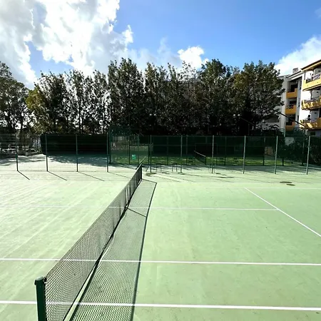 Da Rocha, Rosa, T1, Piscinas, Parqueamento E Internet By Ig * Portimão