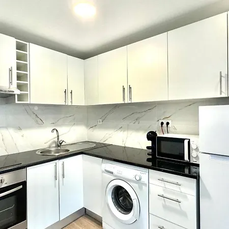 Da Rocha, Rosa, T1, Piscinas, Parqueamento E Internet By Ig *