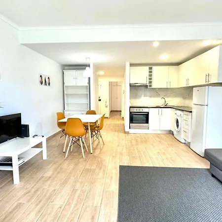 Da Rocha, Rosa, T1, Piscinas, Parqueamento E Internet By Ig Apartment *