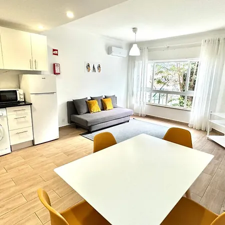 Da Rocha, Rosa, T1, Piscinas, Parqueamento E Internet By Ig Apartment Portimão