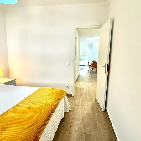 Da Rocha, Rosa, T1, Piscinas, Parqueamento E Internet By Ig Apartment