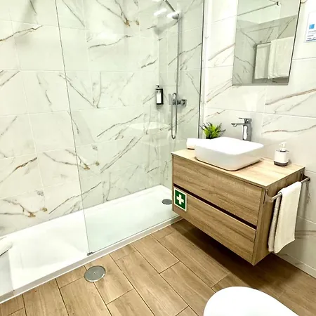 Da Rocha, Rosa, T1, Piscinas, Parqueamento E Internet By Ig Apartment