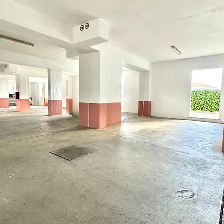 Da Rocha, Rosa, T1, Piscinas, Parqueamento E Internet By Ig *