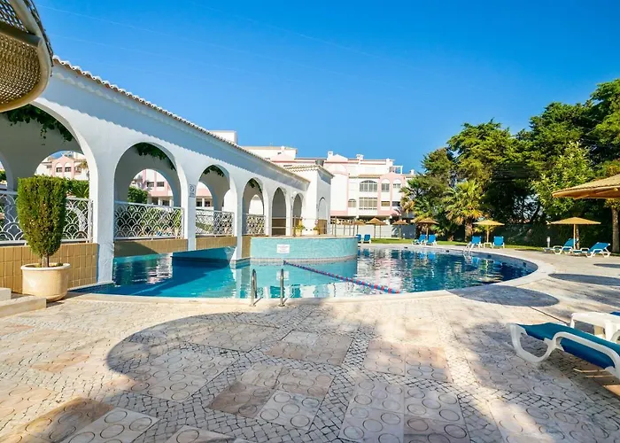 Da Rocha, Rosa, T1, Piscinas, Parqueamento E Internet By Ig Daire