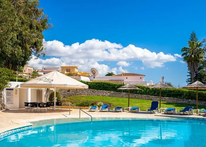 Da Rocha, Rosa, T1, Piscinas, Parqueamento E Internet By Ig *