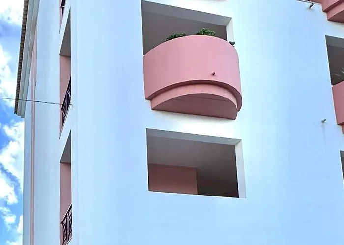 Daire Da Rocha, Rosa, T1, Piscinas, Parqueamento E Internet By Ig