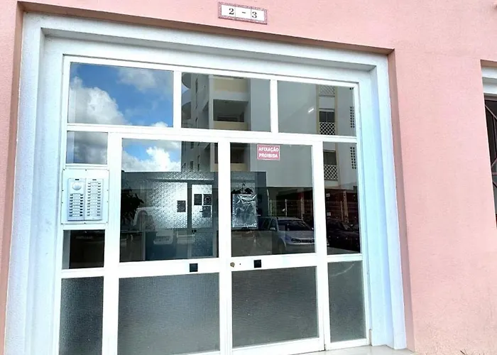 Da Rocha, Rosa, T1, Piscinas, Parqueamento E Internet By Ig Daire Portimão