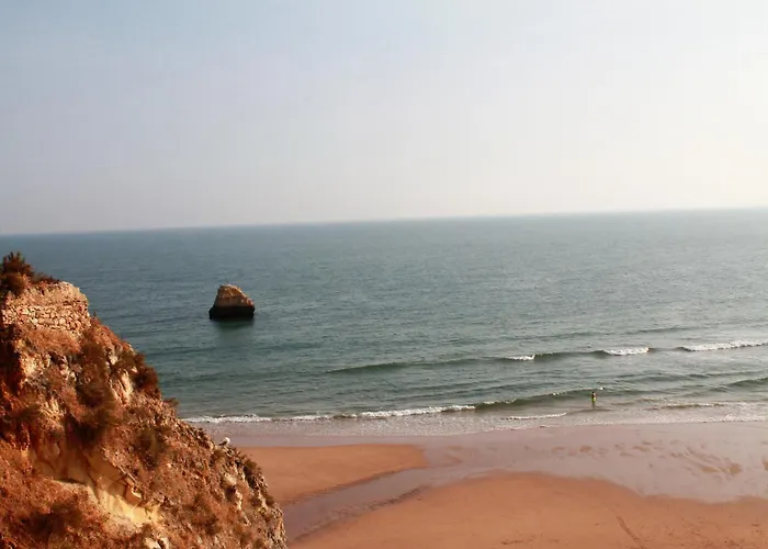 Daire Da Rocha, Rosa, T1, Piscinas, Parqueamento E Internet By Ig Portimão