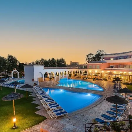 Da Rocha, Rosa, T1, Piscinas, Parqueamento E Internet By Ig Portimão